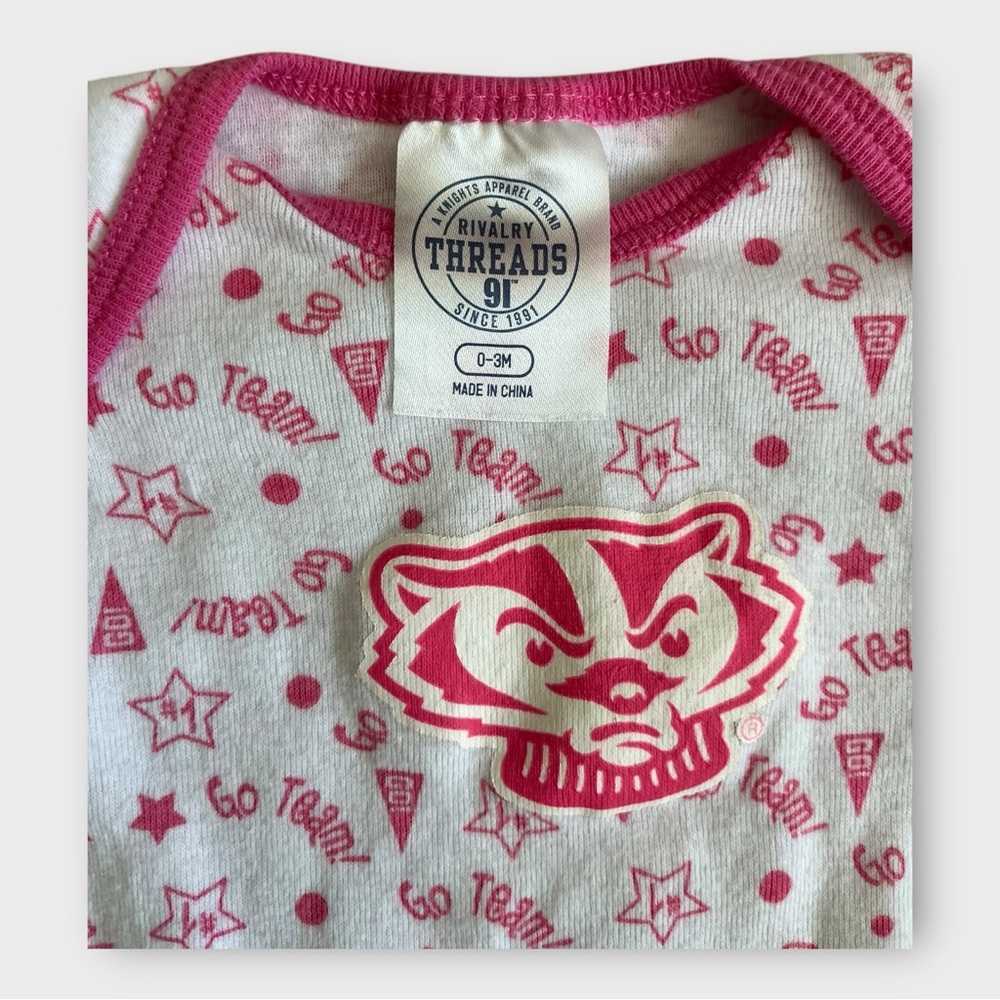 UW Madison Bucky Badger Baby Infant One Piece Body Suit Pink White 0-3 Months - Picture 3 of 3